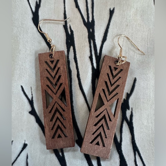 Wooden boho earrings, laser cut geometric botanical patterns, lightweight - Picture 8 of 14